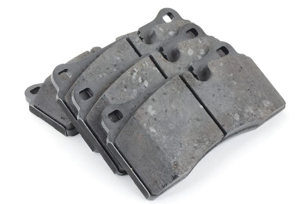 Carbon Ceramic Brake Pads: A Technological Revolution from Aerospace to Supercar Braking