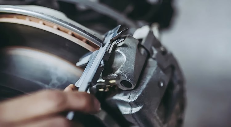 rear brake pads thickness measurement guide